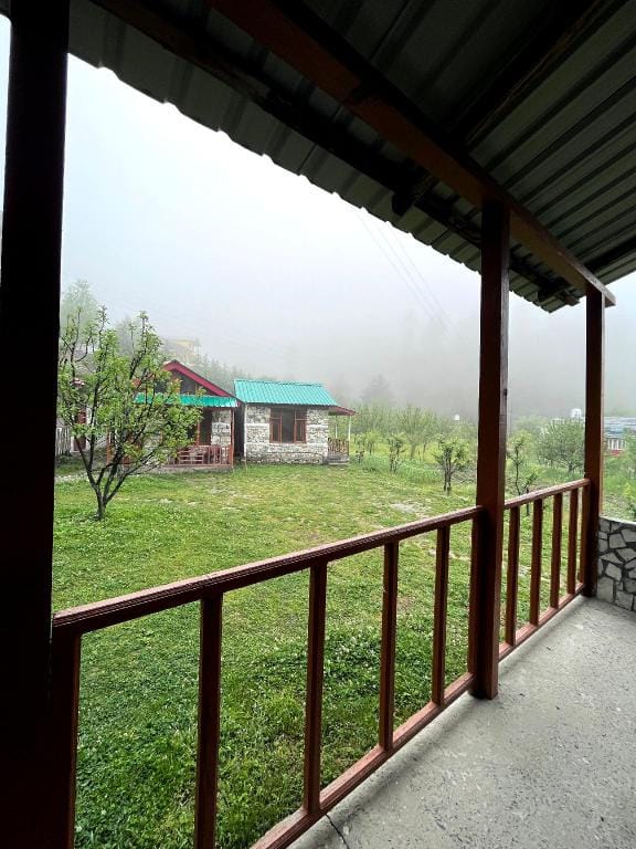 Apple tree cottage jibhi Vacation rental in Himachal Pradesh