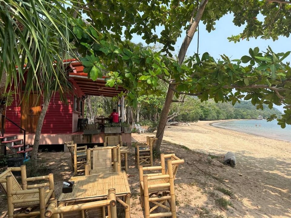 Piman Pu Arthouse 2 bedroom beach villa Vacation rental in Krabi Changwat