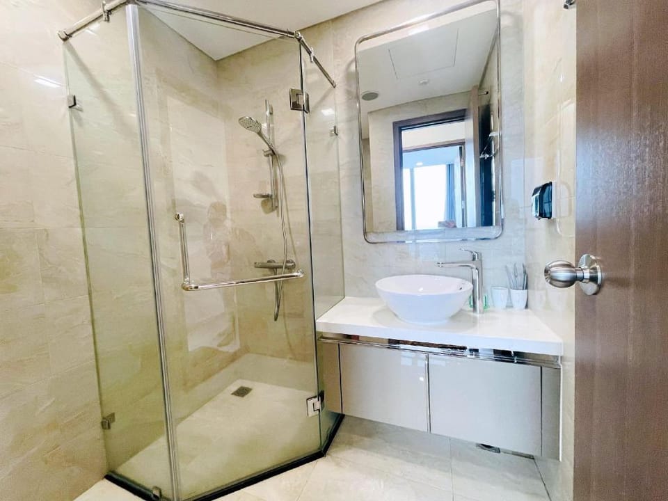 VIVIAN LANDMARK 81 3-Bedroom Luxury Apartment in Ho Chi Minh City