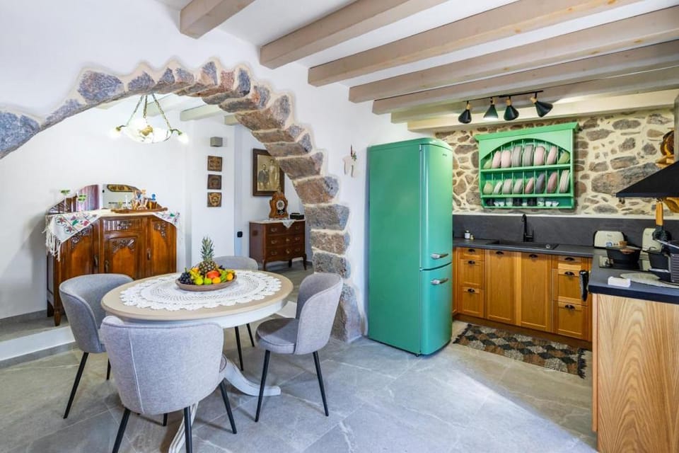 Charming Cretan House | 2BR + 2BTHS & WiFi ! Apartment in Lasithi