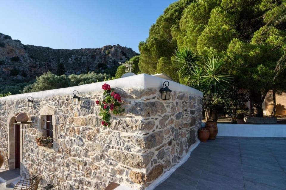 Charming Cretan House | 2BR + 2BTHS & WiFi ! Apartment in Lasithi