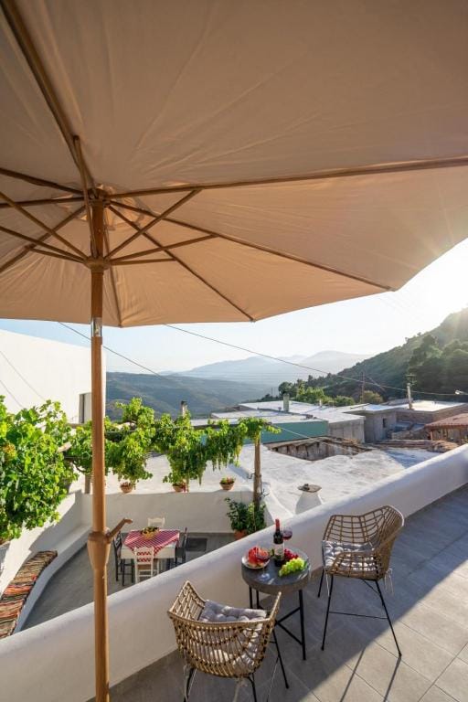 Charming Cretan House | 2BR + 2BTHS & WiFi ! Apartment in Lasithi