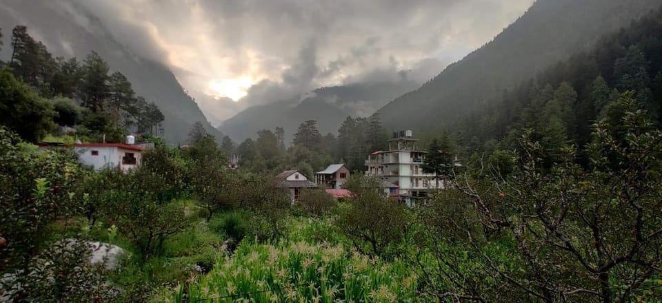Sky Heaven Katagla Hotel in Himachal Pradesh