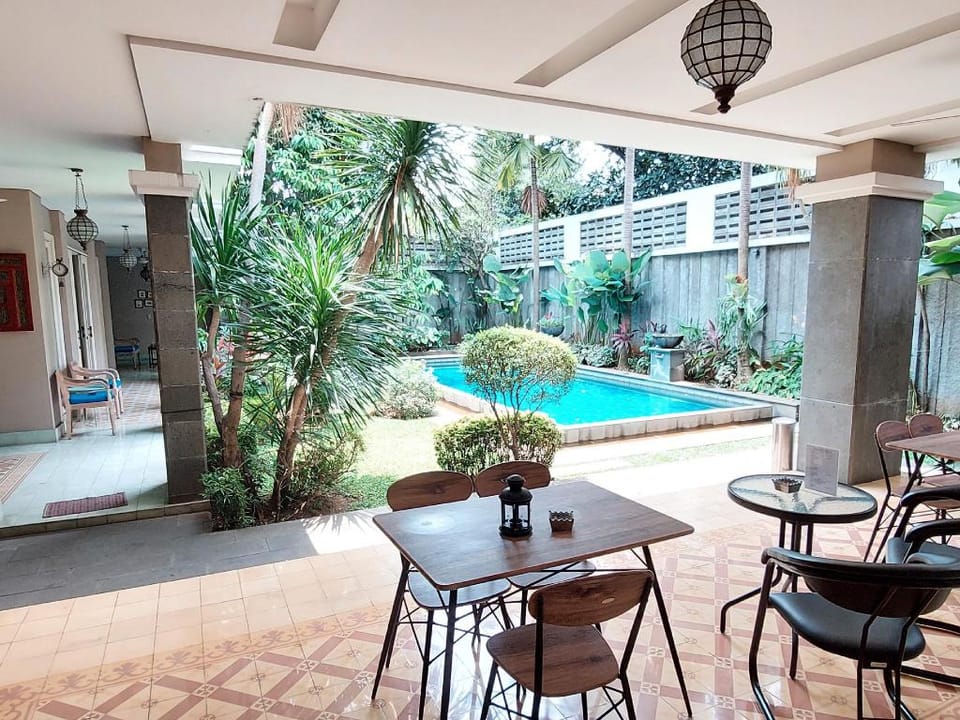 Saffron Suites Syariah Hotel in South Jakarta City