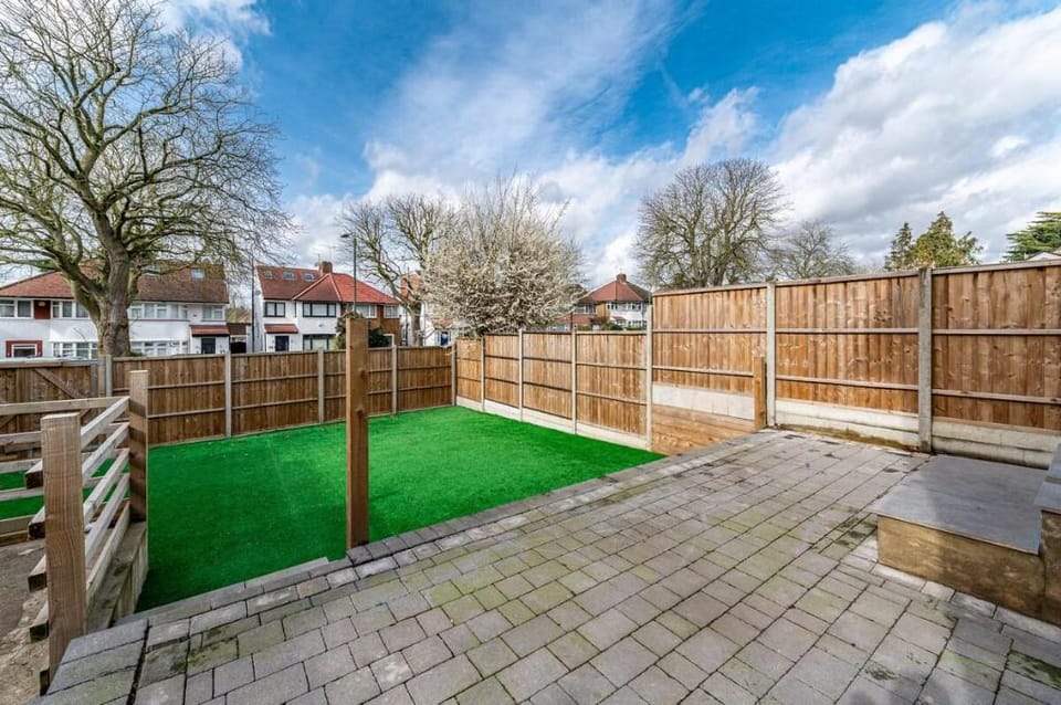 Stunning house with parking Vacation rental in London