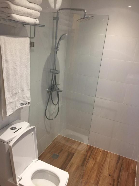 COZY35sqm prking balcony Wifi/Netflix near Mall QC Apartment in Quezon City