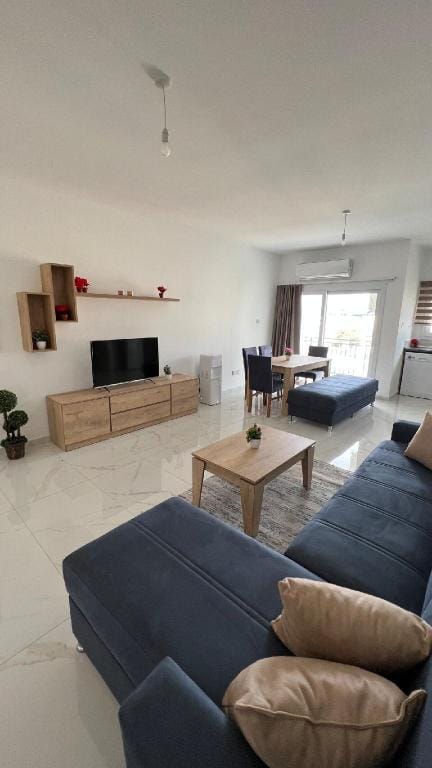 Feslikan 5- Cozy, Netflix Included, Central Apartment in Nicosia City