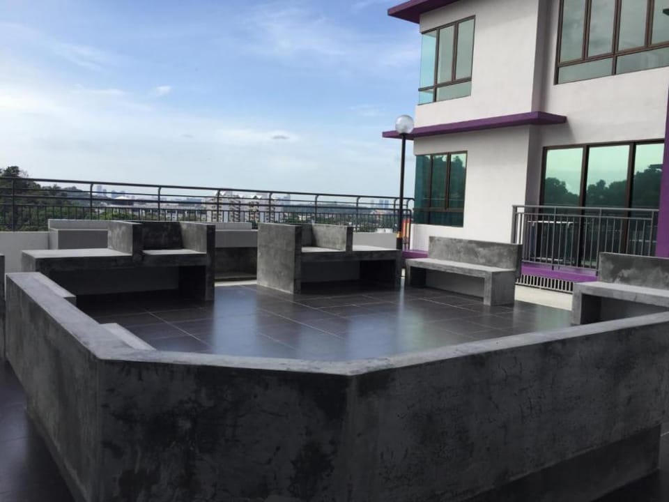 Cozy Stay @ Ayer Keroh near to MITC | 6-9 pax Apartment in Malacca