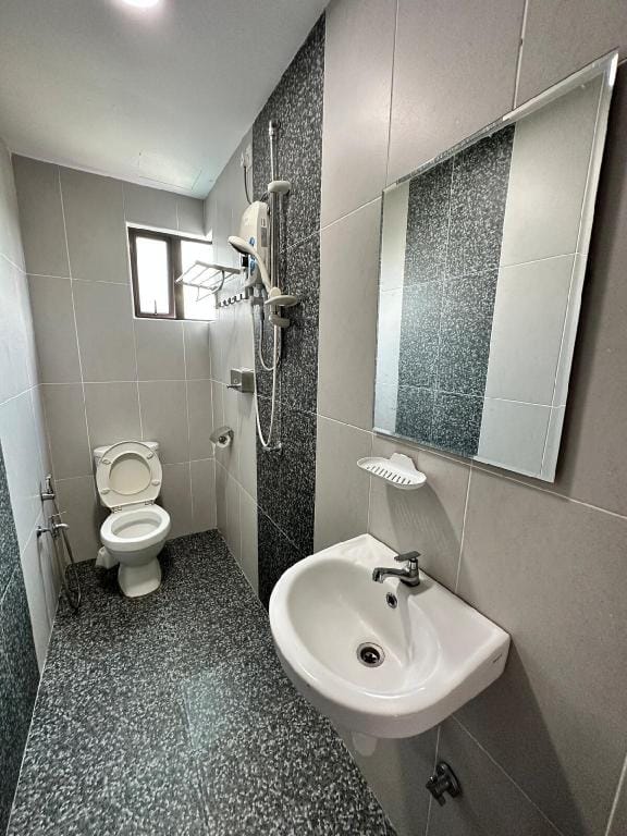 Cozy Stay @ Ayer Keroh near to MITC | 6-9 pax Apartment in Malacca