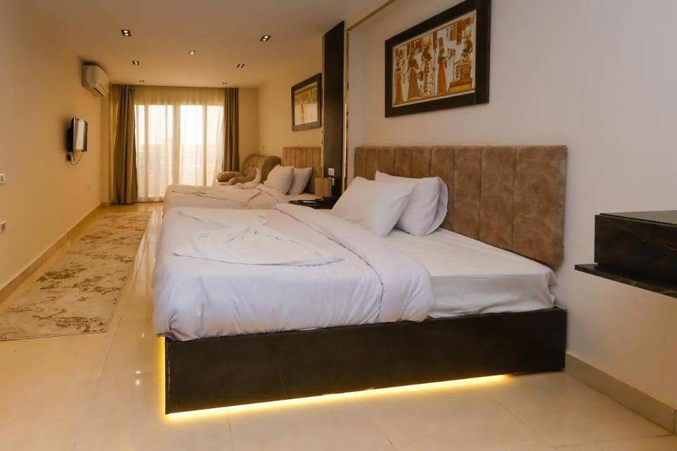 Crowne Pyramids View inn Bed and Breakfast in Egypt