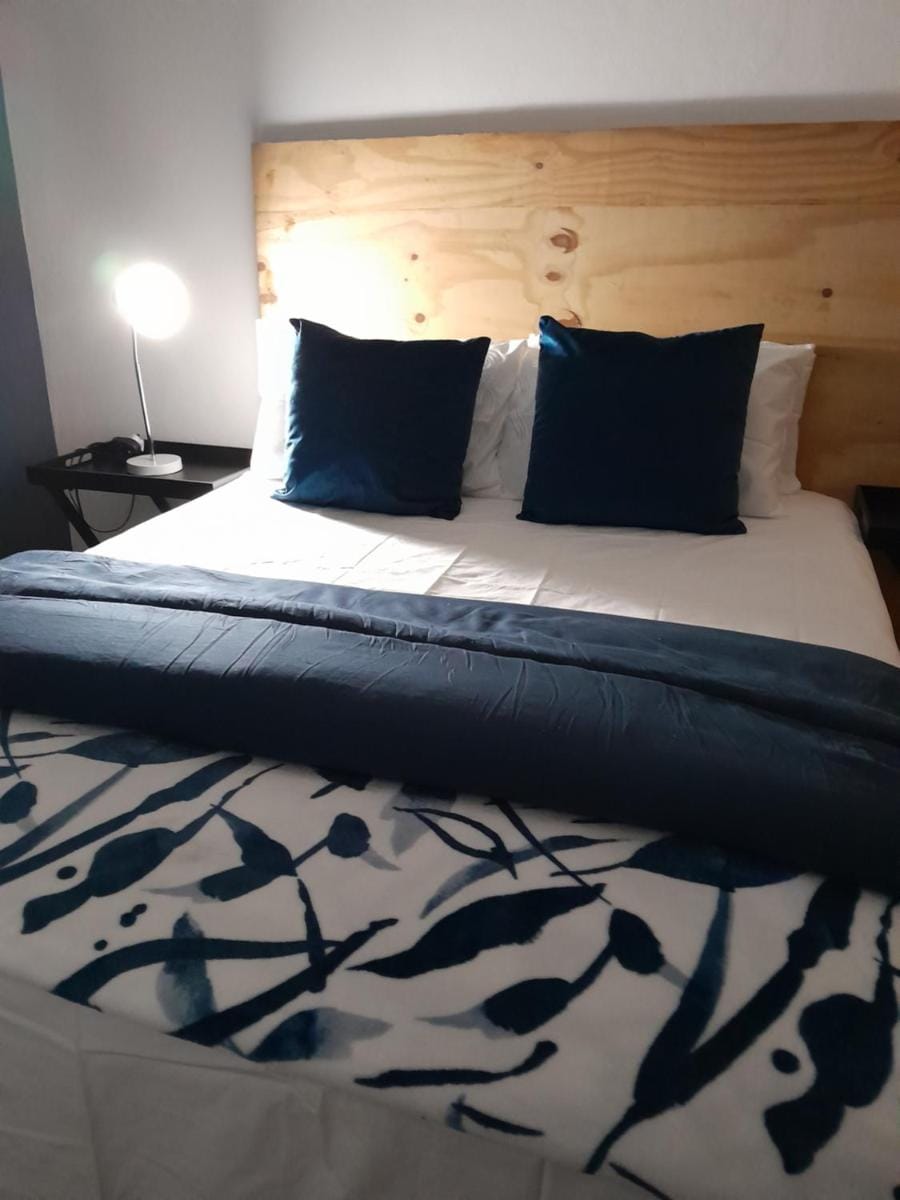 Lelapa la baphogole Private room  Vacation rental in Pretoria