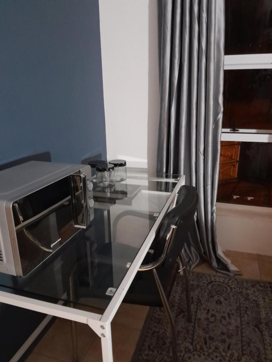 Lelapa la baphogole Private room  Vacation rental in Pretoria