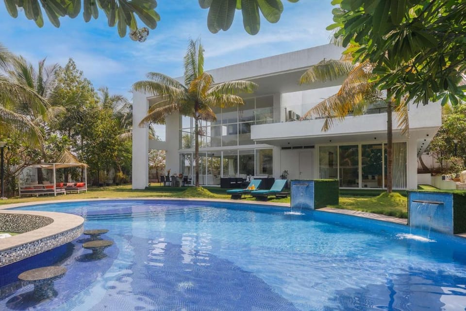 Villa Capri by StayVista - Featuring a swimming pool, mountain view and snooker table Villa in Maharashtra