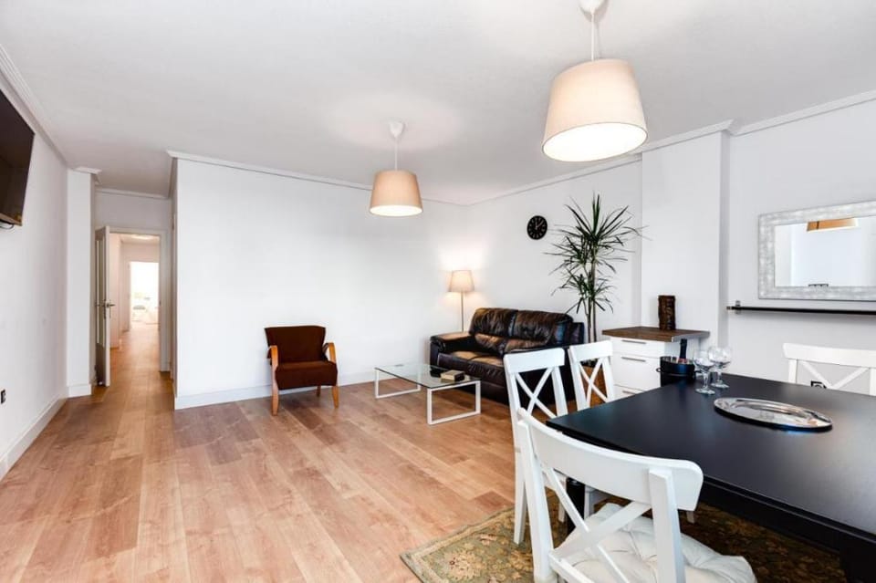 Entire house - 3 Bedroom 2 Bathroom Apartment 500 Meters From The Beach in Torrevieja Apartment in Torrevieja