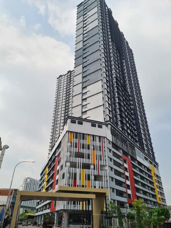 Alpine Parkland Netflix 5 Beds@ MRT Batu 11 Cheras Apartment in Negeri Sembilan, Malaysia