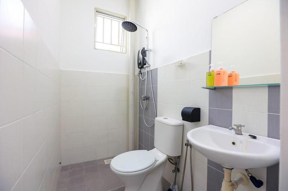 Monstar Homestay II -Jawi Jaya - 1-10 paxs  Vacation rental in Penang