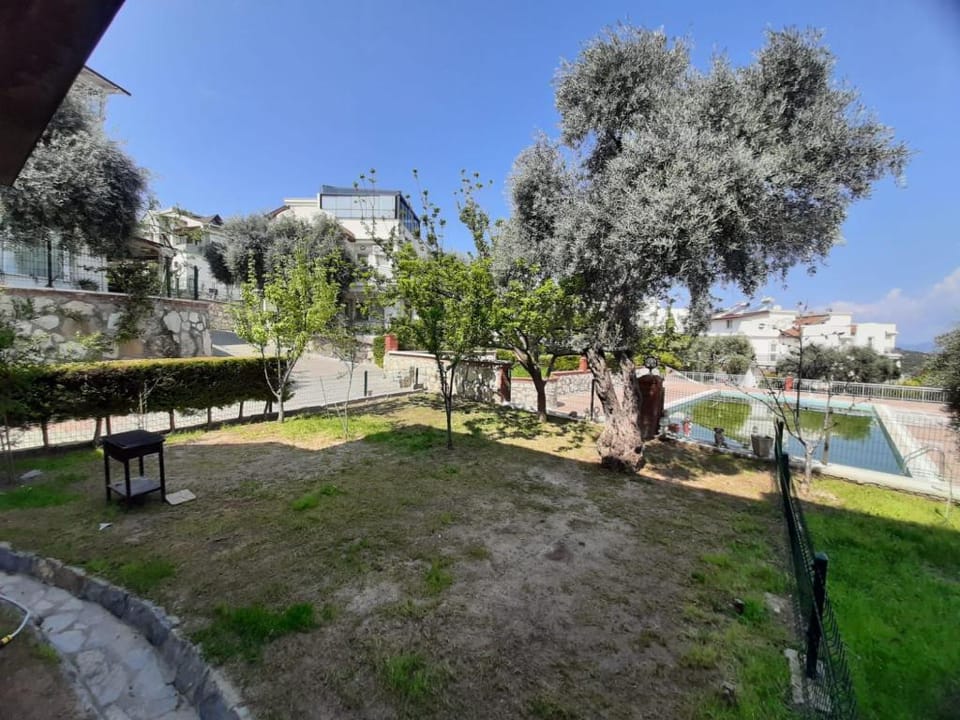 Yamaçköy Villa 5+1 Villa in Kusadasi