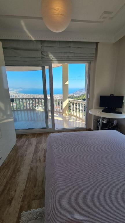 Cozy villa with a gorgeous panoramic view Villa in Alanya