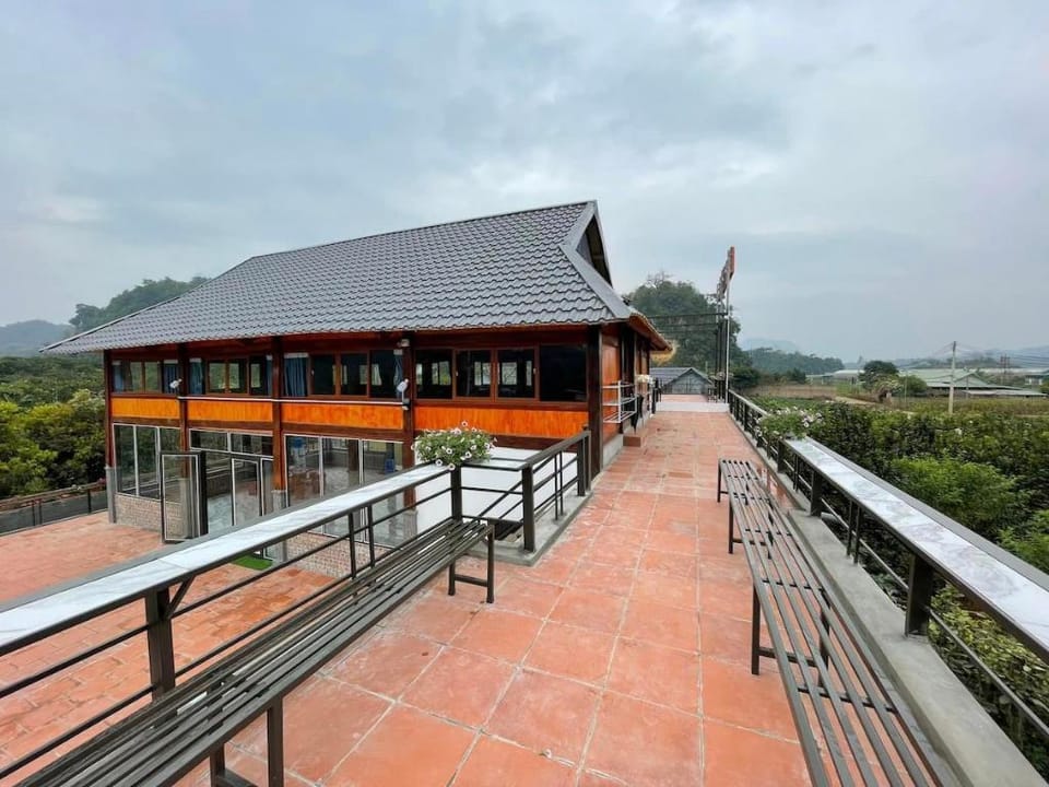 Homestay Mimosa Mộc Châu  Vacation rental in Laos