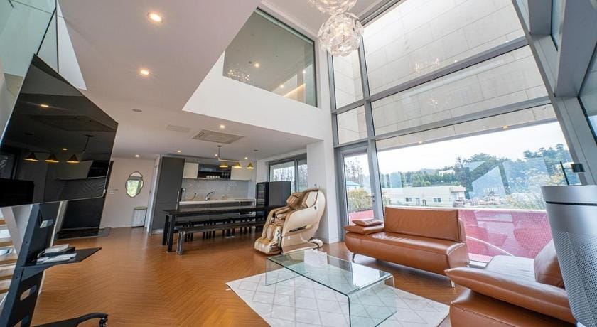 Jeju Mia Private Pool Villa (large outdoor warm pool) Bed and Breakfast in South Korea