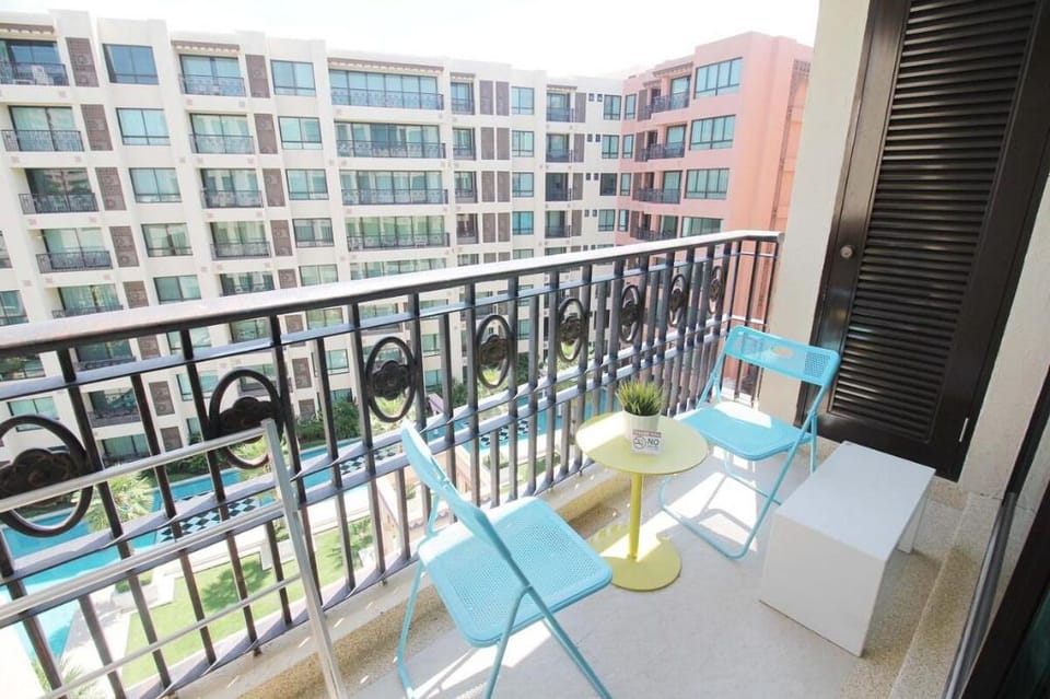 Hua Hin Beachfront  with Pool view (136) Apartment in Nong Kae