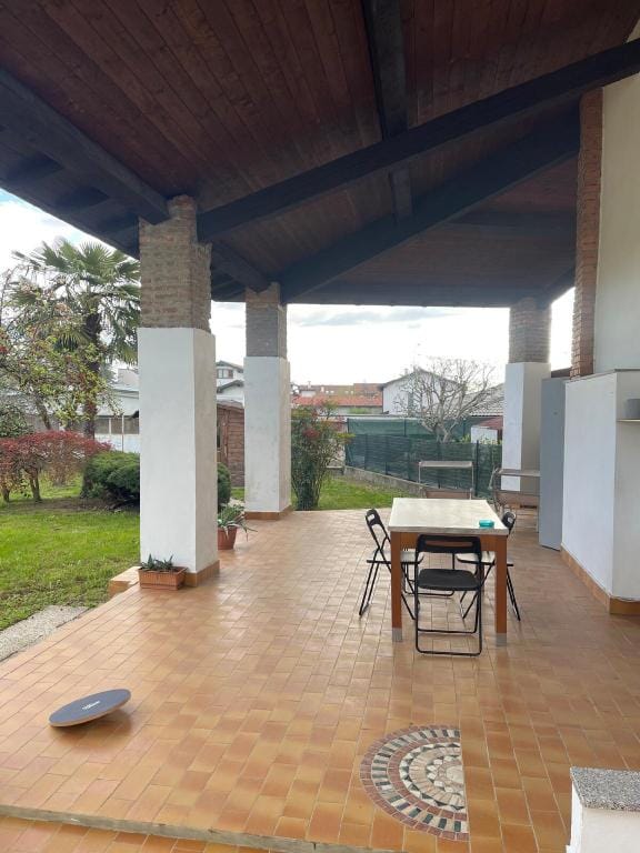 JHouse - Casa in corte con ampio giardino a Como Vacation rental in Lombardy
