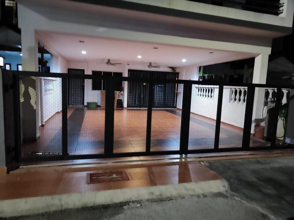 Home134[15pax][Kolam-Pool][KBox][BBQ][Walk 2beach] Vacation rental in Port Dickson