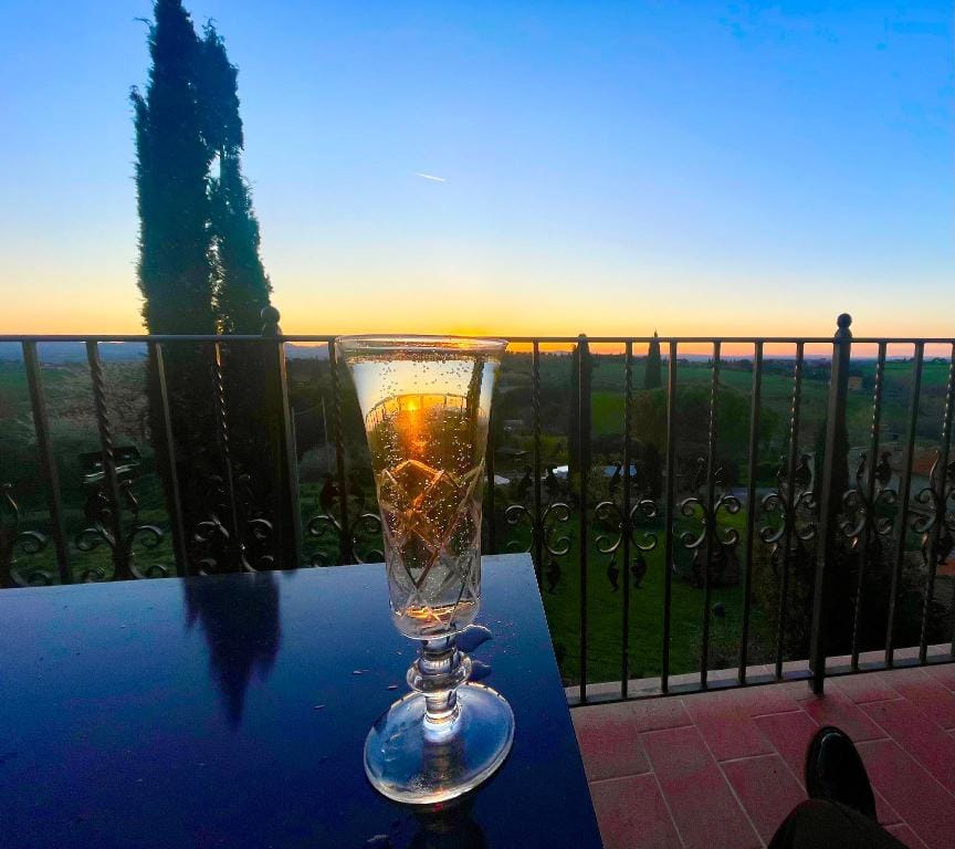 Magical 6 bedroom villa breathtaking Tuscan views  Villa in Umbria