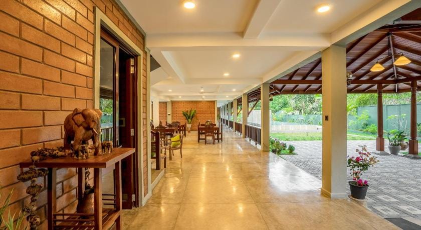 Anura's Elephant Hotel in Western Province