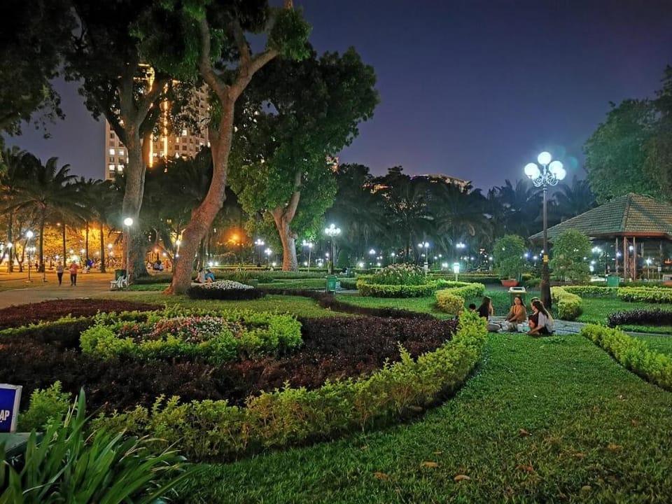Next to TSN Airport•King + Queen Bed•Roof Pool+Gym Vacation rental in Ho Chi Minh City