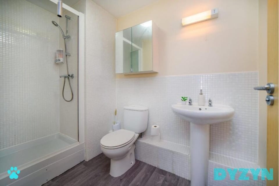Harrowby House - Parking & WiFi - Cardiff Bay - Pe Vacation rental in Cardiff