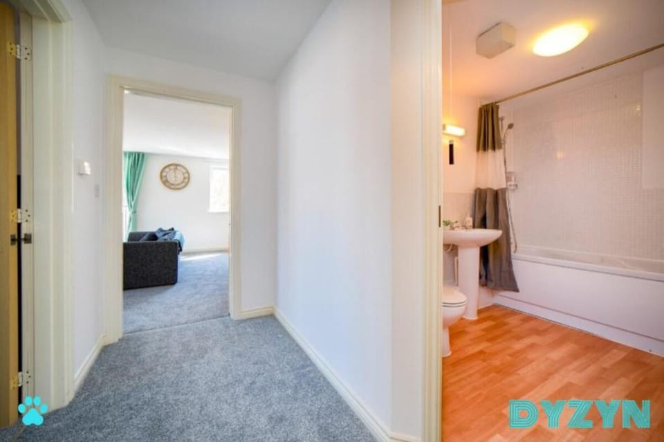 Harrowby House - Parking & WiFi - Cardiff Bay - Pe Vacation rental in Cardiff