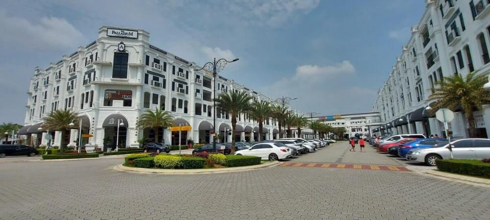 JB Green View Luxury Condo w 2 free parking wifi Apartment in Johor Bahru