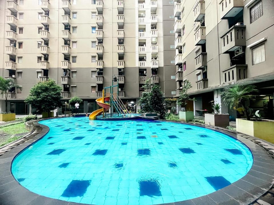 Kumiko Pool View Apartment Gateway Cicadas Bandung Apartment in Bandung