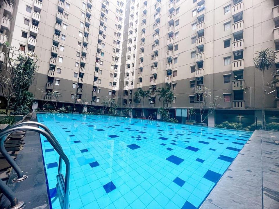 Kumiko Pool View Apartment Gateway Cicadas Bandung Apartment in Bandung