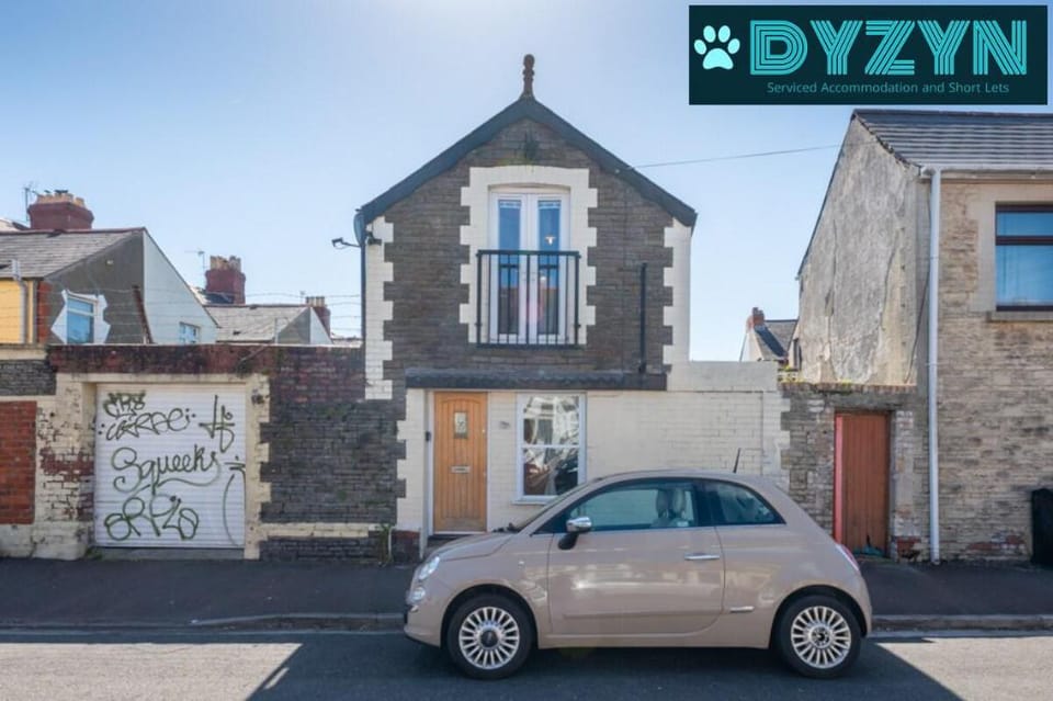 The CoachHouse - Pets Allowed - Roath Vacation rental in Cardiff