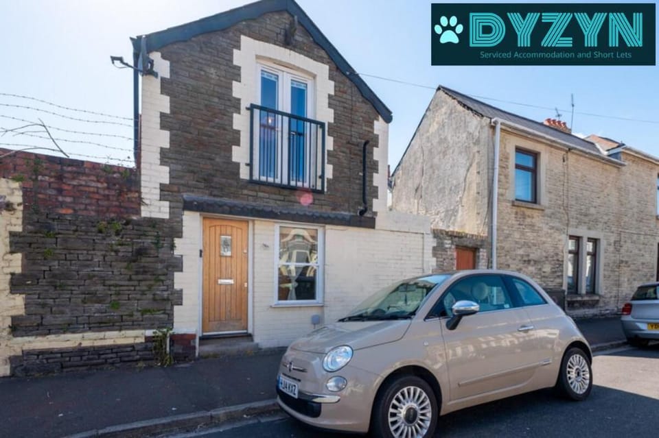 The CoachHouse - Pets Allowed - Roath Vacation rental in Cardiff