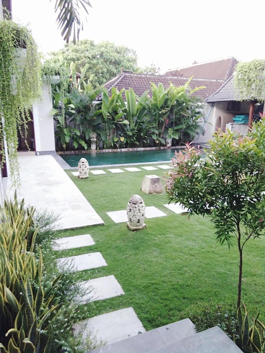 Entire house - 5 Bedroom Family Villa at center line Bali Villa in Kuta