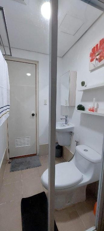 SPACIOUS 42SQM 1BR UNIT W/ BALCONY IN MAKATI Vacation rental in Pasay