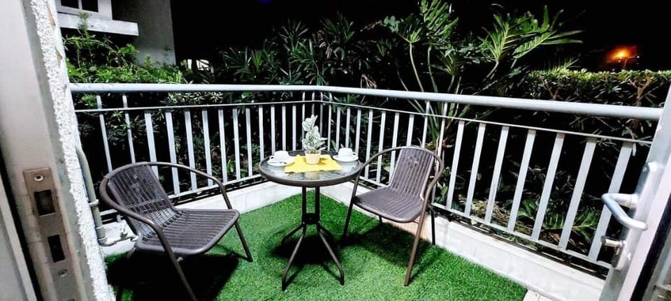 SPACIOUS 42SQM 1BR UNIT W/ BALCONY IN MAKATI Vacation rental in Pasay