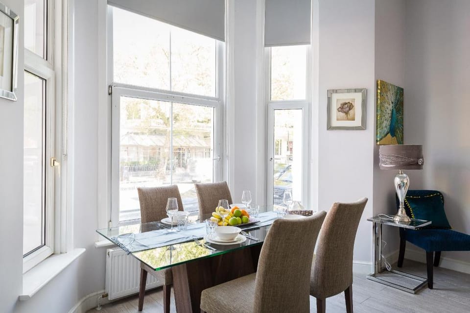 Cromwell Road 2-bed 2-bath flat Apartment in City of Westminster