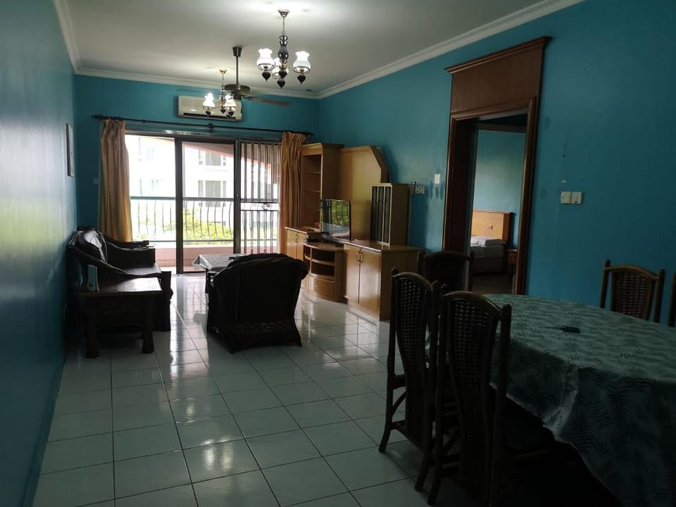 Marina Homestay  Pool View Apartment in Kota Kinabalu