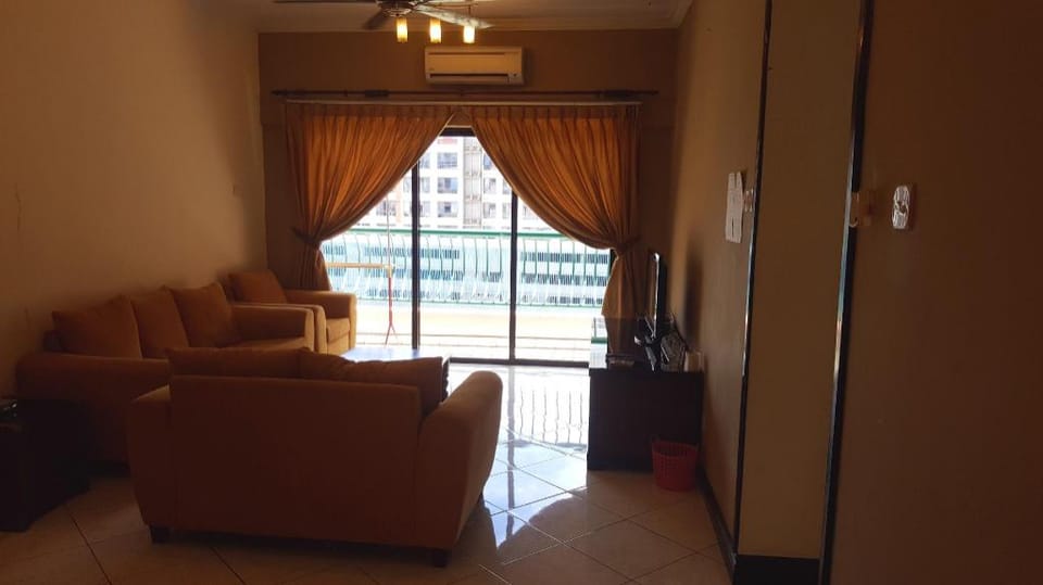 Marina Homestay  Pool View Apartment in Kota Kinabalu