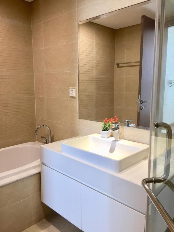 BON HOUSE VINHOMES SKYLAKE 3BDR APRT NEAR KEANGNAM Apartment in Laos