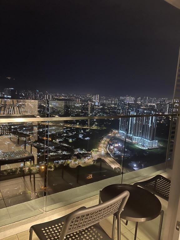 Kepong DesaPark MontKiara Publika Family Suit 7Pax Apartment in Petaling Jaya
