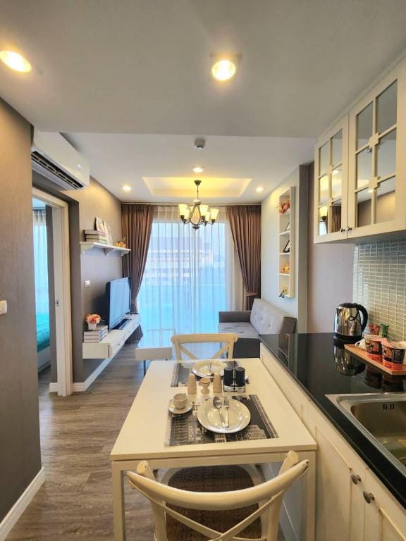 Aster Room Seaview @ The Blux Condo B Apartment in Chon Buri Changwat