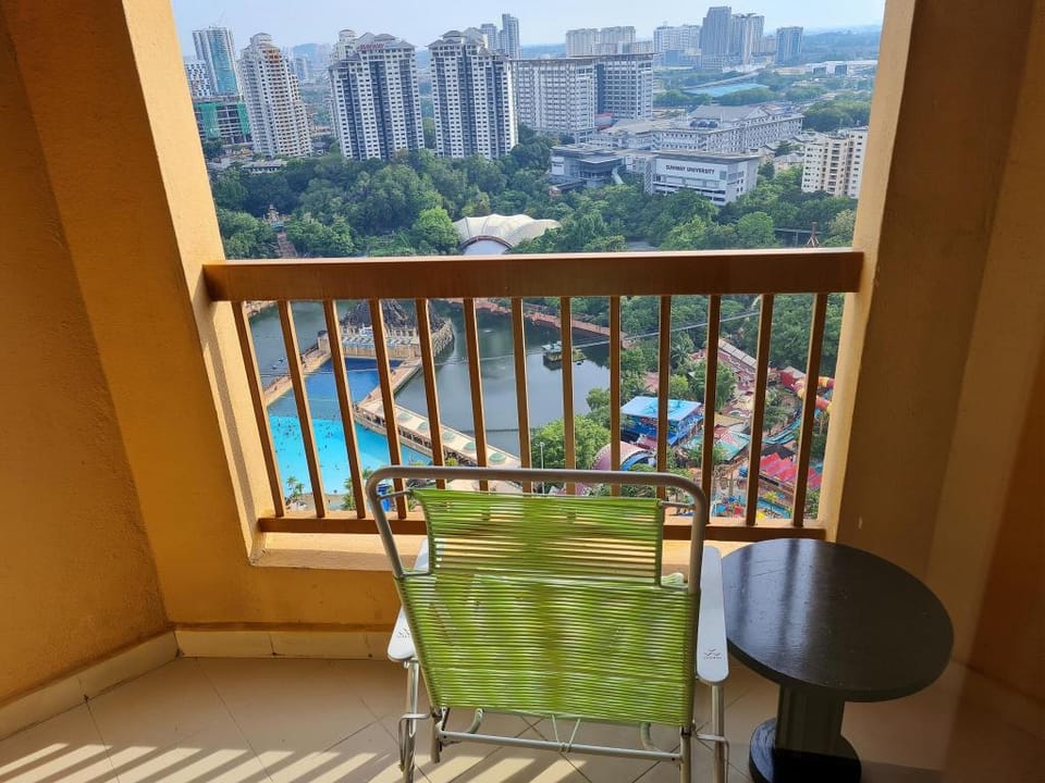 Sunway Lagoon View Resort Suite with 2 Bedroom Vacation rental in Subang Jaya