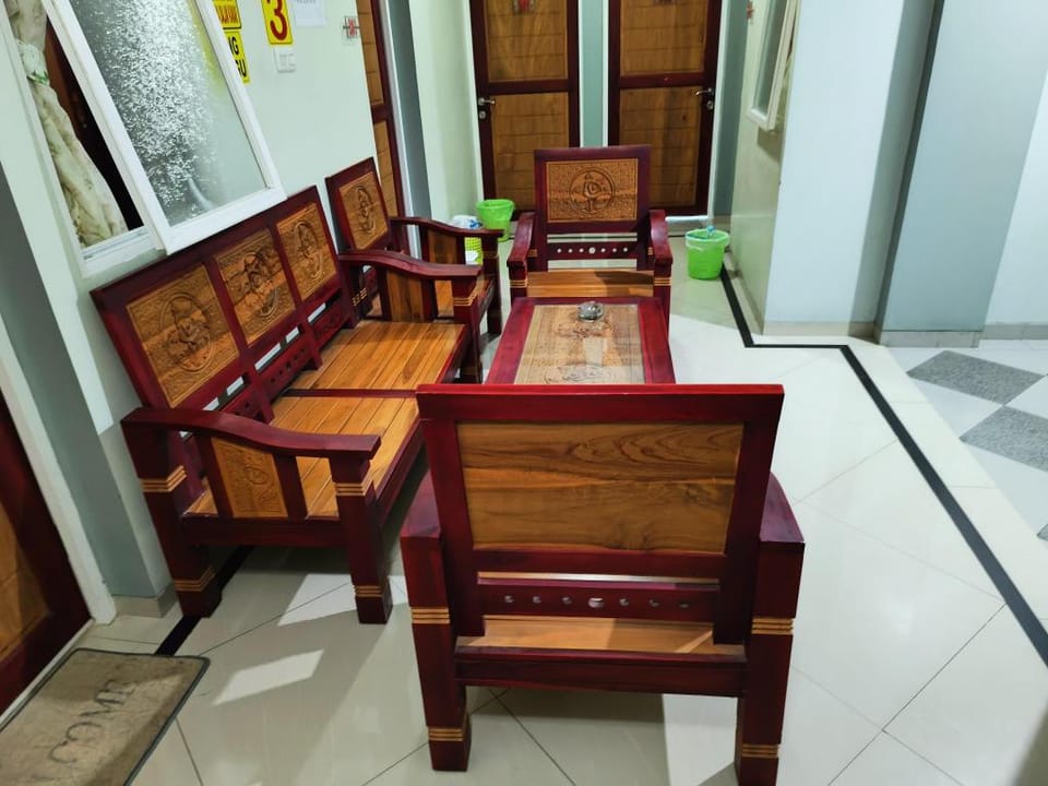 Balqies Homestay Syariah Makassar Mitra RedDoorz Hotel in Indonesia