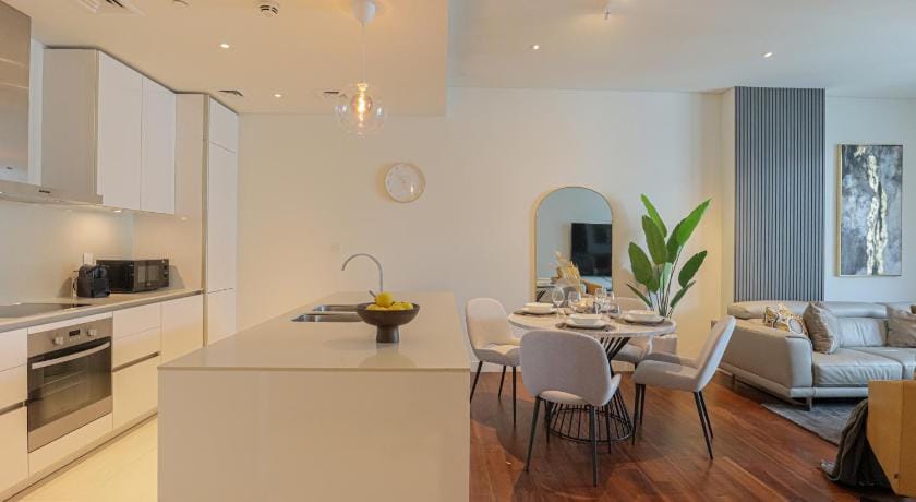 Charming Retreat in CityWalk With Balcony and Pool Apartment in Dubai