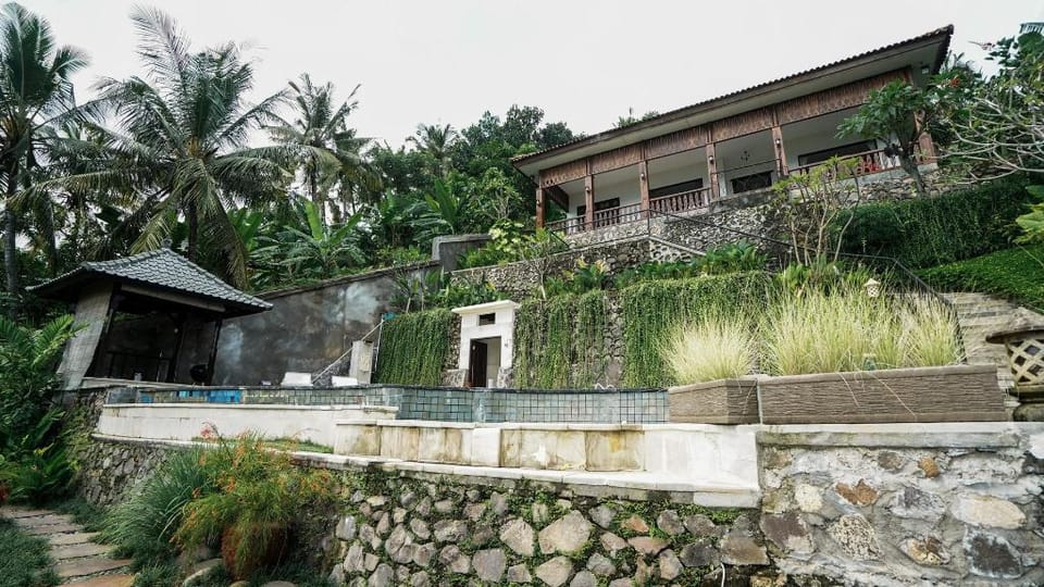 The Lavana Villa Lombok Sunset Hotel in Batu Layar